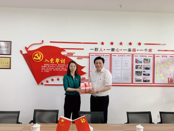 韓九云來(lái)我所調(diào)研支部工作情況